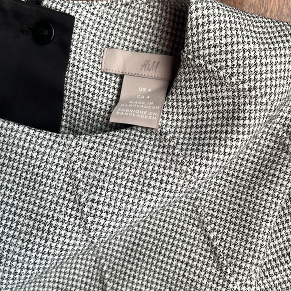 H&M Houndstooth Sheath Dress Lined with Cap Sleeves - Picture 5 of 7